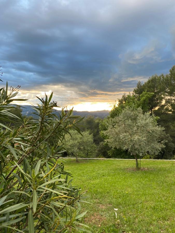 La Maison Perchee Auriol ภายนอก รูปภาพ